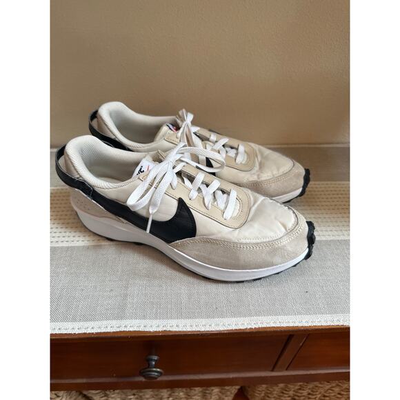 Women's Nike Waffle Debut Sneakers Ivory/black Size 10 - Picture 1 of 7